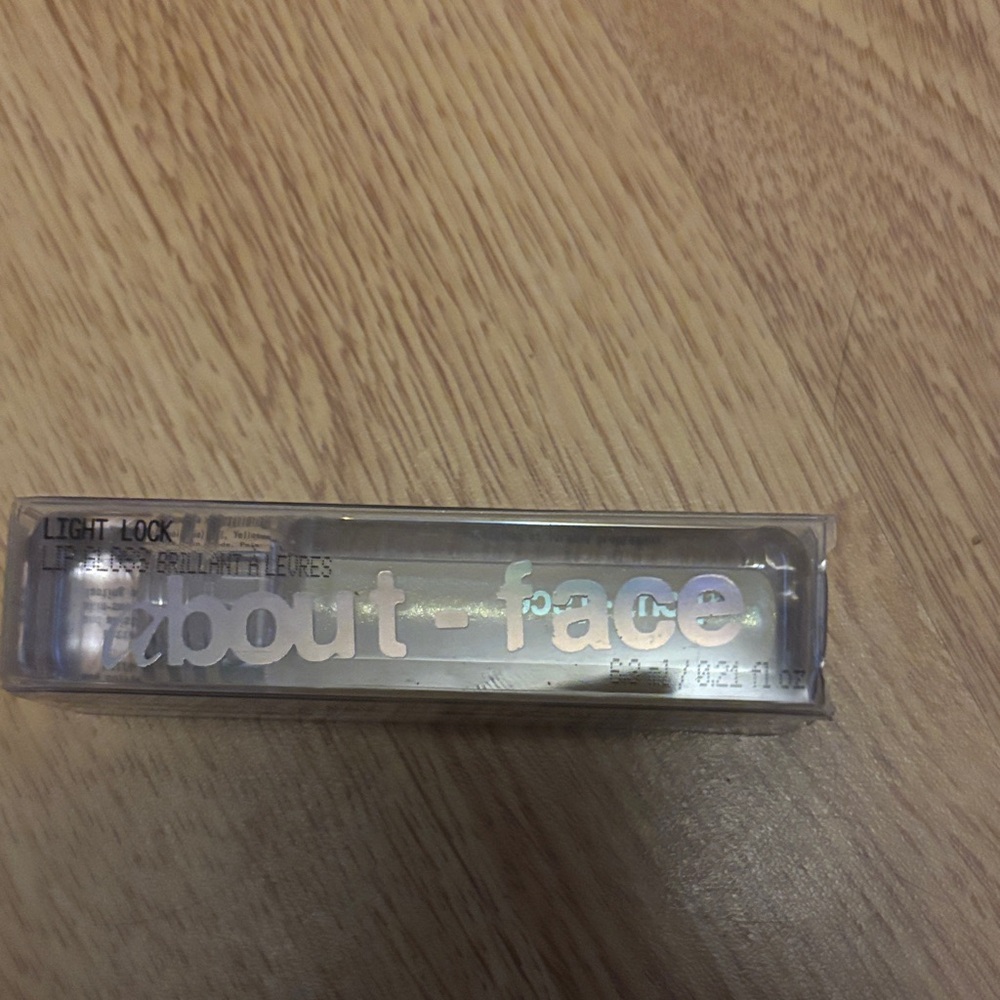 Light Lock Lipstick - Iridescent Silver